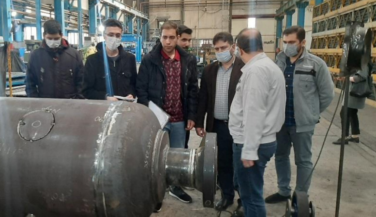  بازدید اعضای انجمن علمی دانشجویی مهندسی مکانیک دانشگاه از شرکت دانش‌بنیان دمافین 