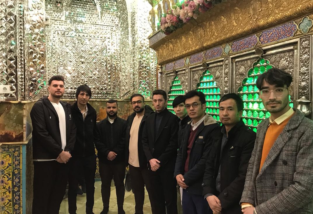 Holding a pilgrimage camp to Imamzadeh Saleh with the presence of international students  