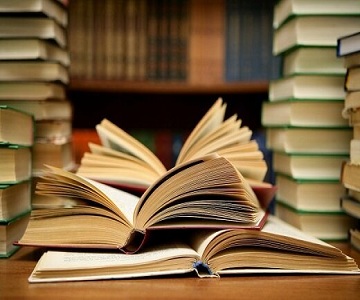 نمایشگاه کتاب به مناسبت هفته کتاب