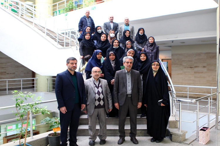 تقدیر از کتابداران کتابخانه مرکزی و کتابخانه های دانشکده ای دانشگاه