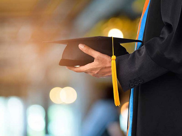 جلسه دفاع رساله: سارا آقائی، گروه حقوق خصوصی 