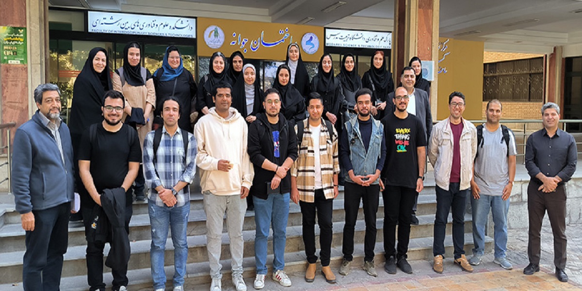 برگزاری تور آشنایی دانشجویان نو ورود دانشکده علوم ریاضی با بخش های مختلف دانشگاه 