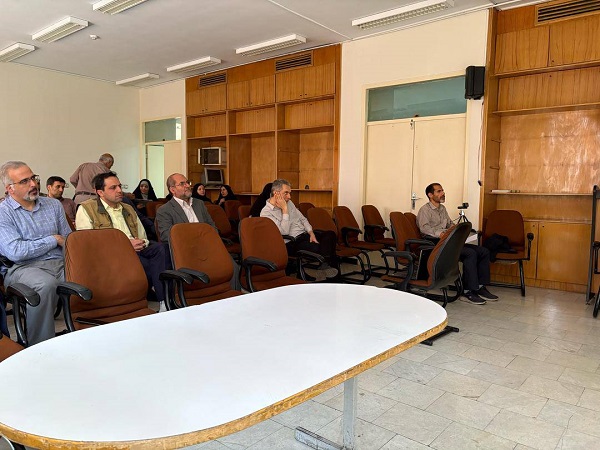 دومین نشست «فلسفه و زندگی دور از اضطراب» در دانشکده مهندسی مکانیک برگزار شد