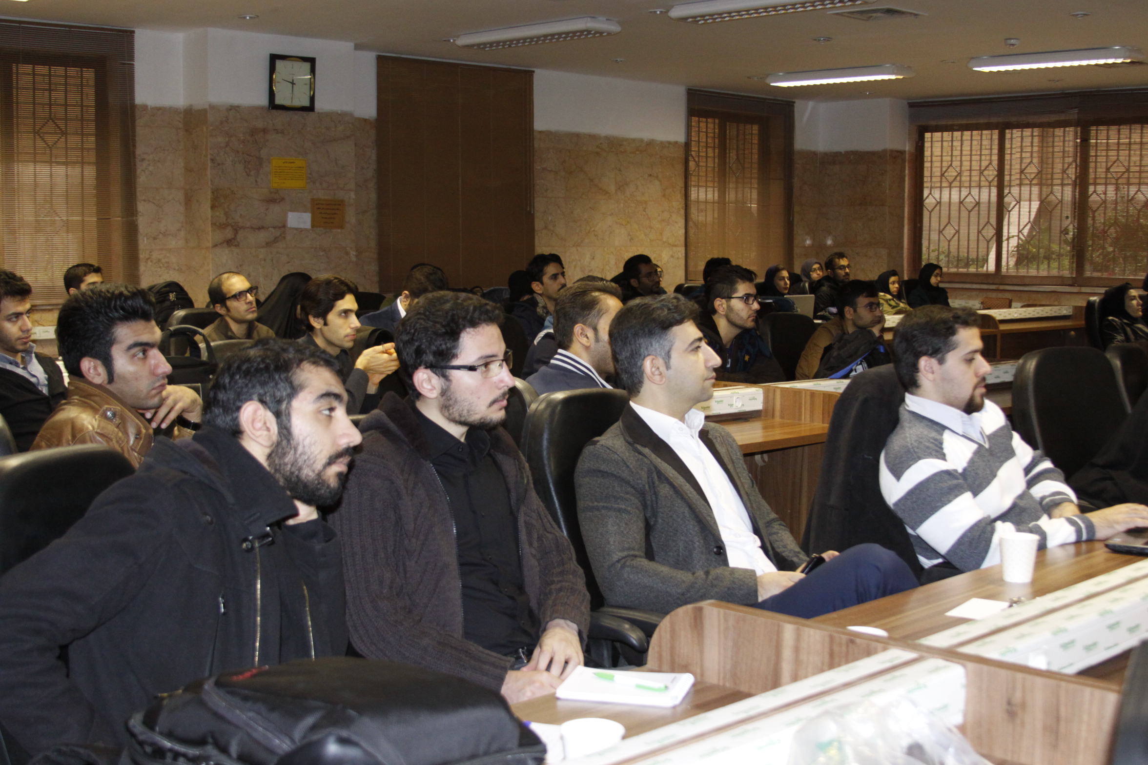 برنامه کارگاه‌های کتابخانه مرکزی