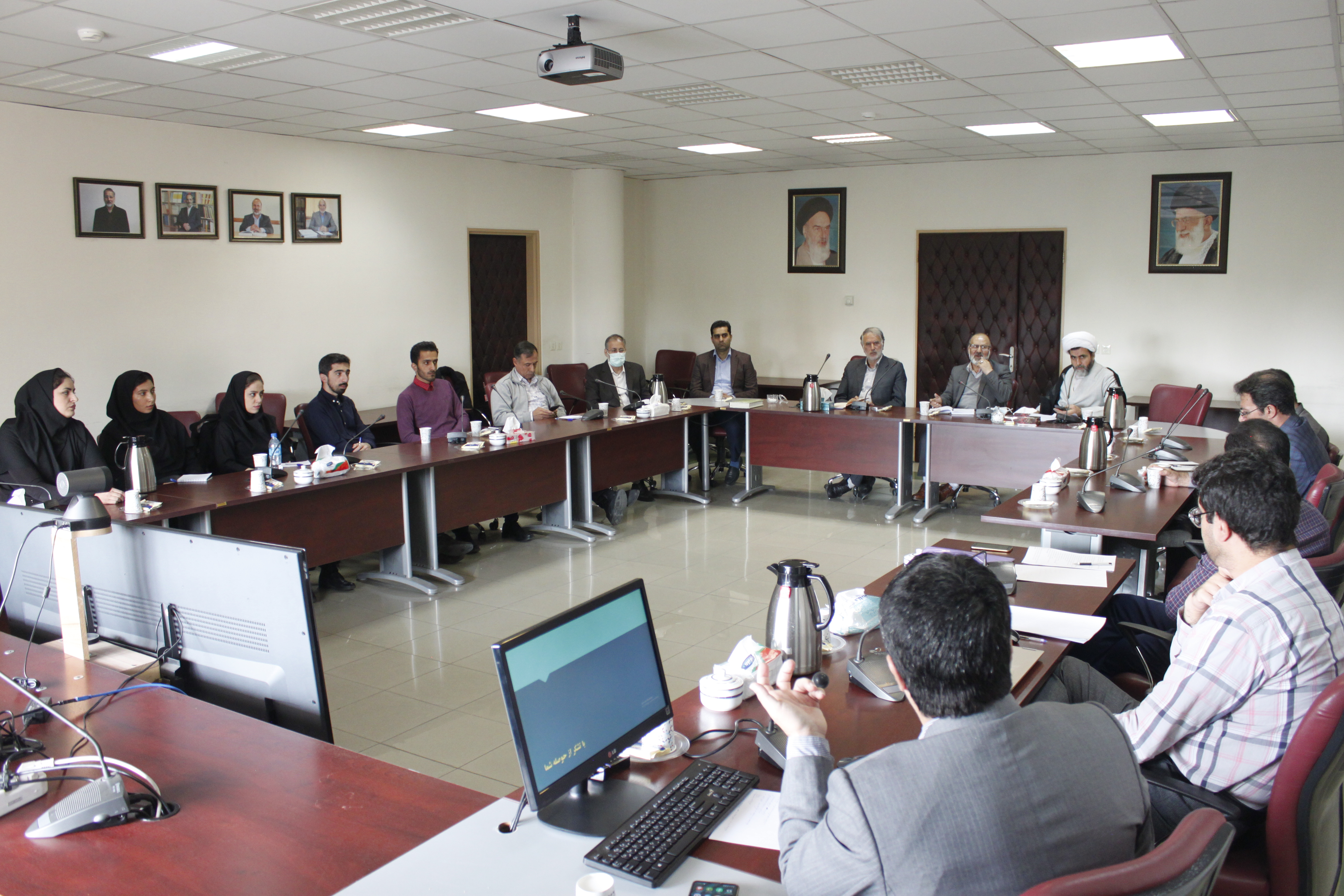 برگزاري نشست هم‌اندیشی استادان پردیس کشاورزی با موضوع پدافند غیرعامل در حوزه ذخایر زیستی/ژنتیکی